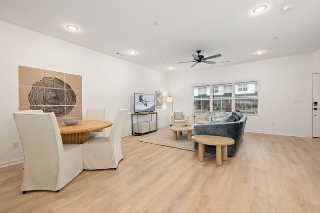 Foto del edificio - 1935 S Garland Ave