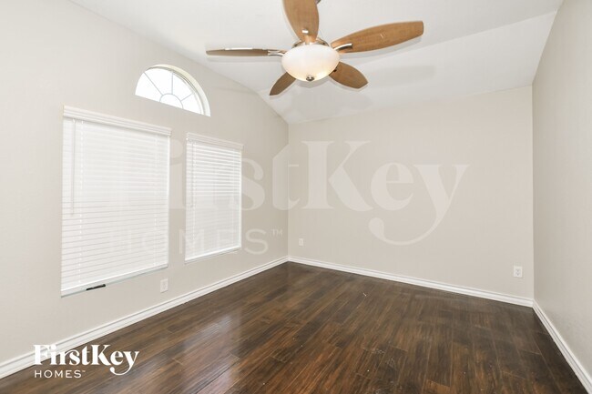 Foto del edificio - 716 Austin Ln