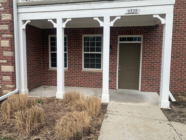 Foto del edificio - Shelby Township, 1st Floor Access!  2 Bedrooms, 2-Baths, att. Garage