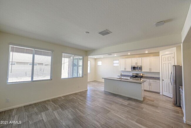 Foto del edificio - 24092 N 165th Ln