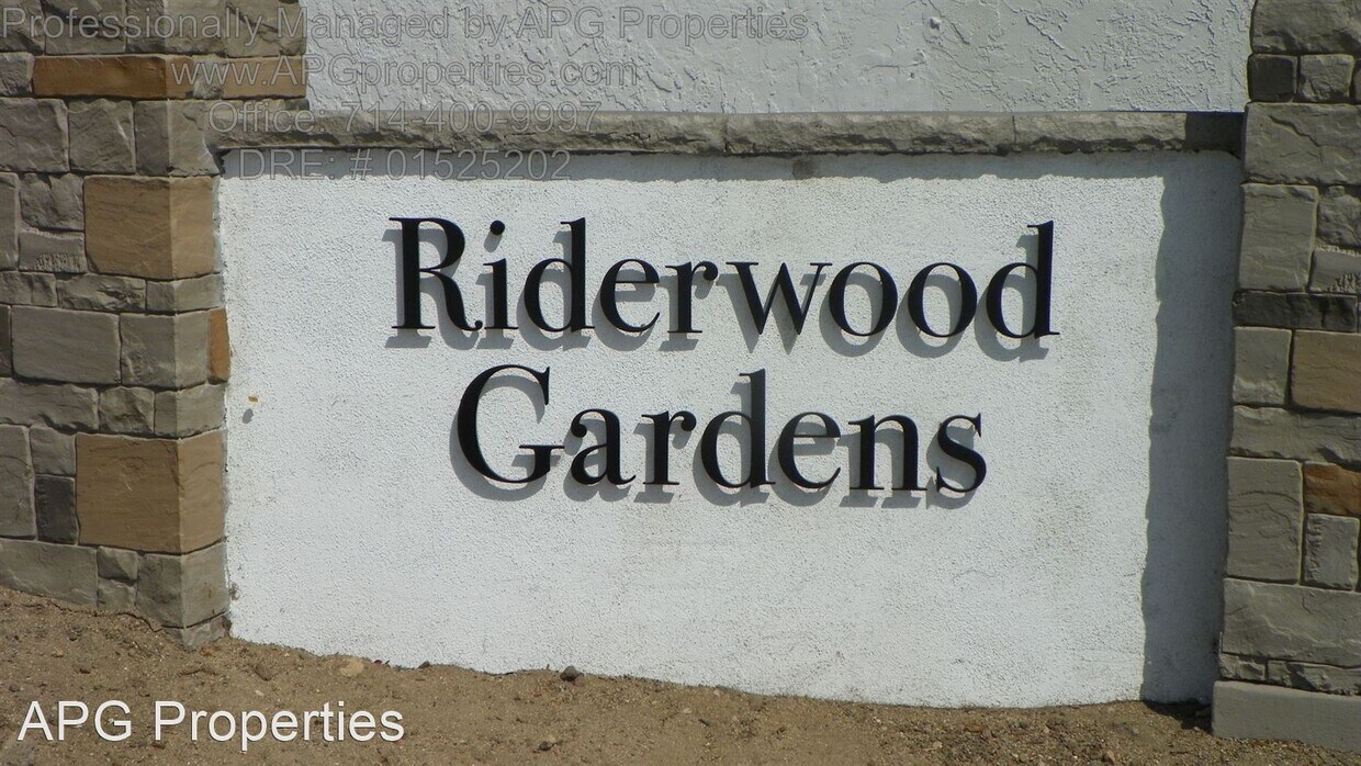 Foto principal - 2 br, 1 bath House - 9869 Caspi Gardens Dr #3
