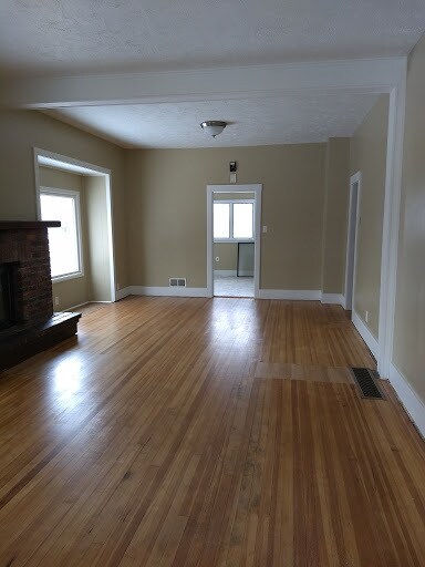 Foto del edificio - 1206 E 6th St