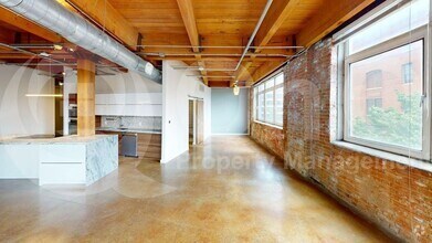Building Photo - 509 Elm St