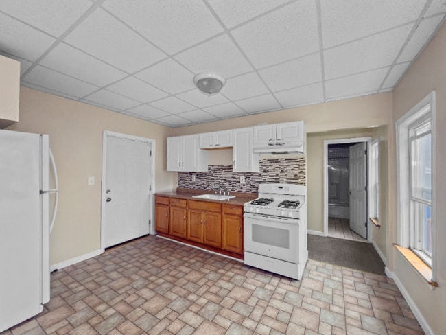 Photo - 27 W 4th St Apartment