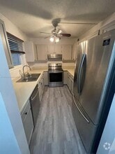 Building Photo - 454 N Laurel Dr