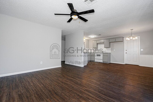 Building Photo - 4721 SE 50th St