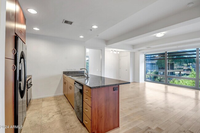 Building Photo - 7151 E Rancho Vista Dr