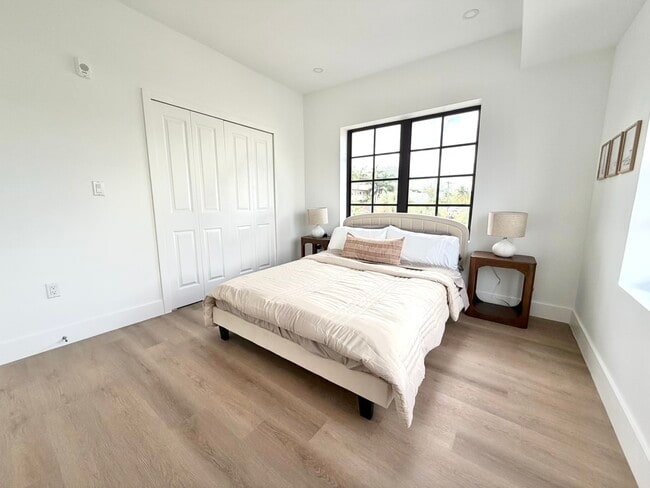 Foto del edificio - 1619 Jefferson Ave