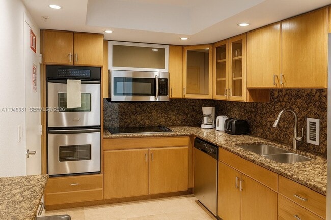 Building Photo - 4001 S Ocean Dr