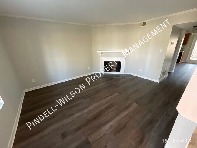 Building Photo - Staghorn Townhome - North Raleigh