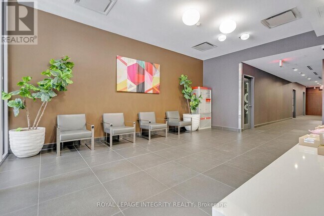 Building Photo - 360-360 McLeod St