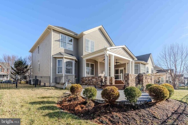 Foto del edificio - 15316 Admiral Baker Cir