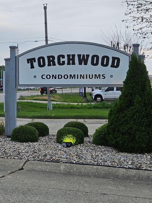 Foto del edificio - 39 Torchwood Ln