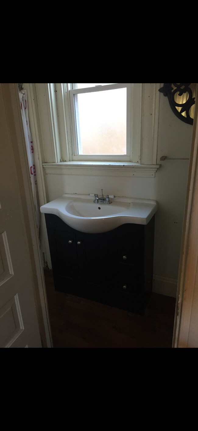 Building Photo - 919 Worth St