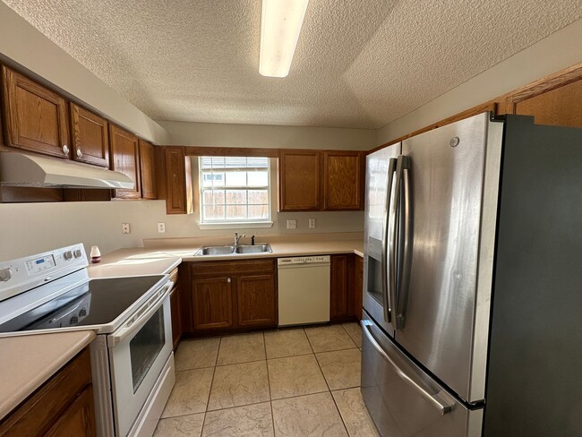 Foto del edificio - 3 Bedroom 2 Bath Cottage Home for Rent!