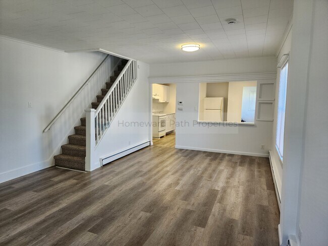 Foto del edificio - 749 Roberts Ct