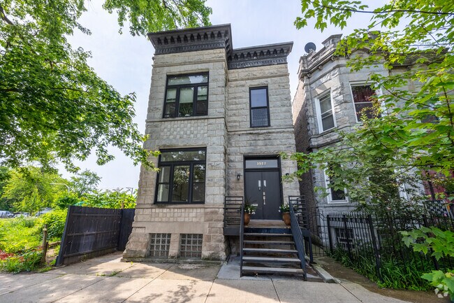 Building Photo - 3507 W Carroll Ave