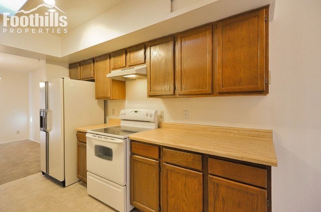 Building Photo - 2521 N Essel Dr
