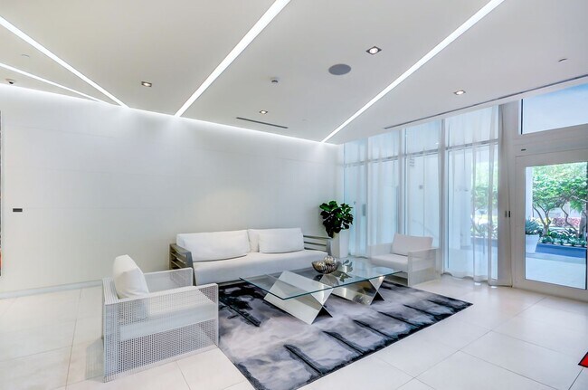Foto del edificio - 4250 Biscayne Blvd