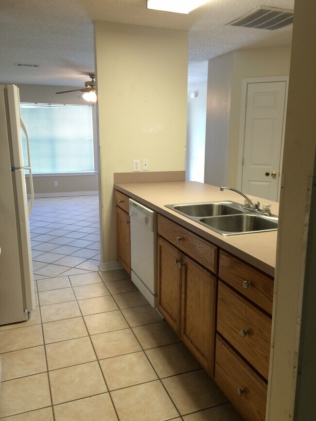 Foto del edificio - 508 Cedar Ln