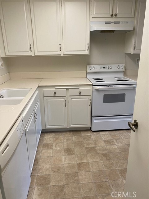 Building Photo - 3332 Bahia Blanca E