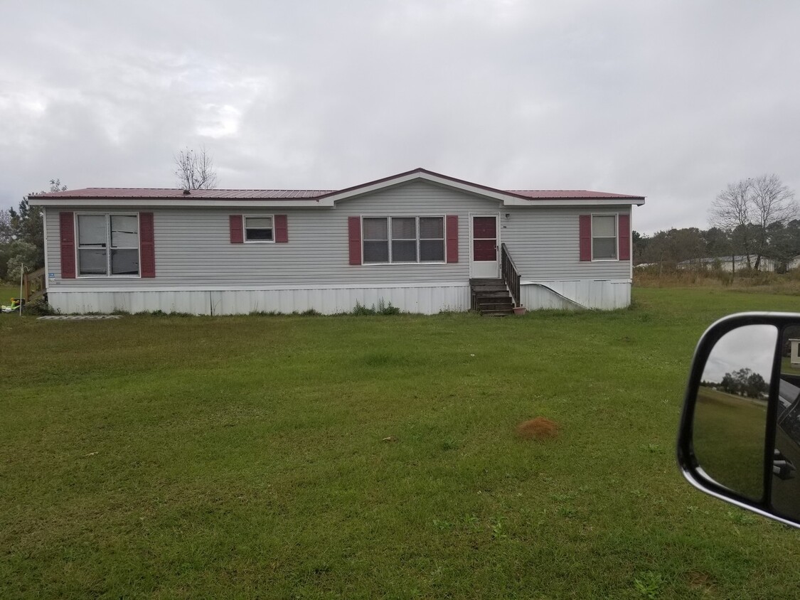 Primary Photo - Newly remodeled 3bedroom 2 bath home