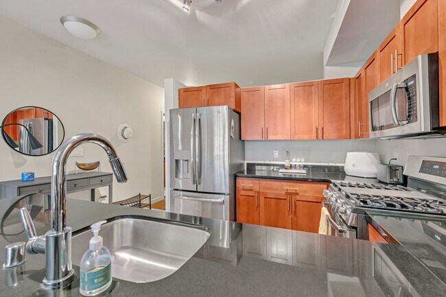 Foto del edificio - Burien Town Square Condo for lease!