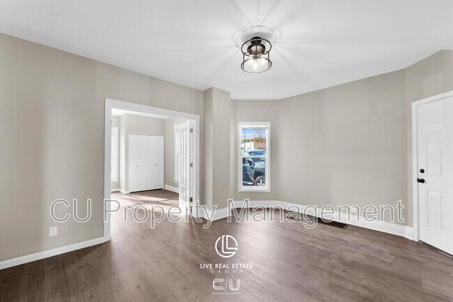 Foto del edificio - 806 W Hill St