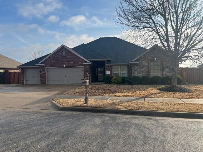 Photo - 6405 S 49th St House