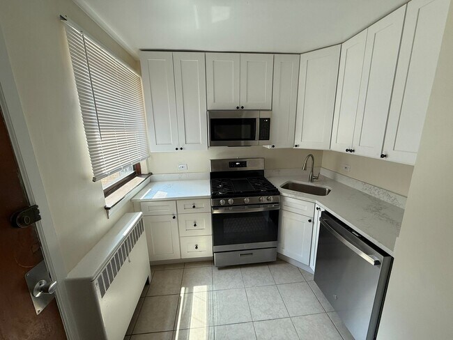 Foto del edificio - 7383 N Winchester Ave