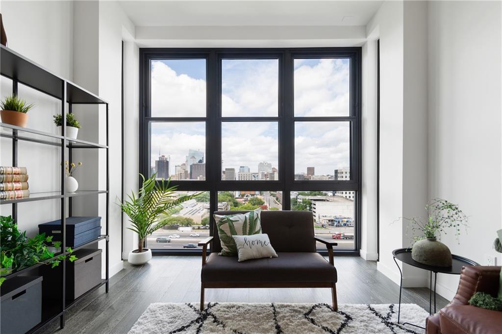 Foto principal - 800 Embassy Dr