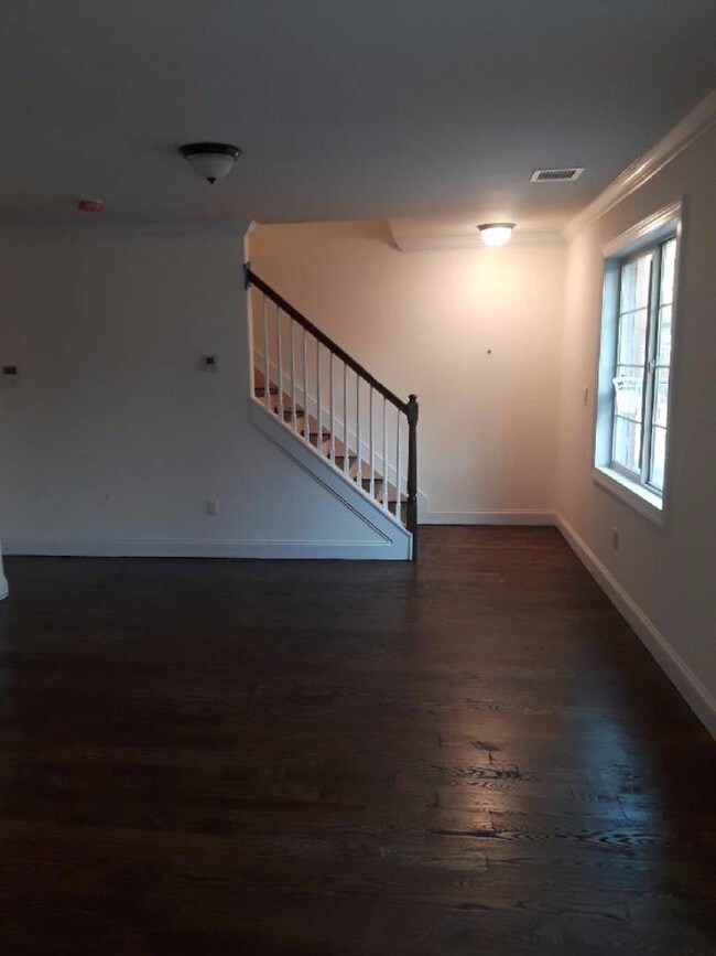 4073 Victory Blvd, Staten Island, NY 10314 House Rental in Staten Island, NY
