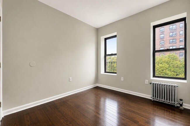 Foto del edificio - 2254 5th Ave