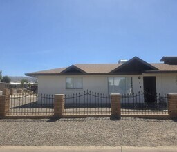 Building Photo - 331 W Carson Rd