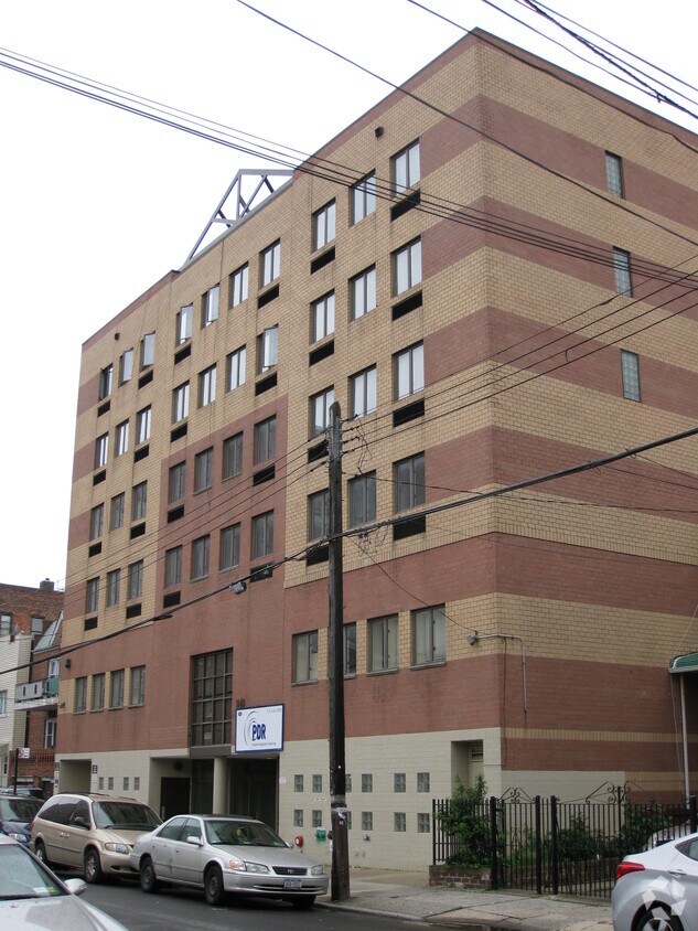 Building Photo - 846-852 49th St