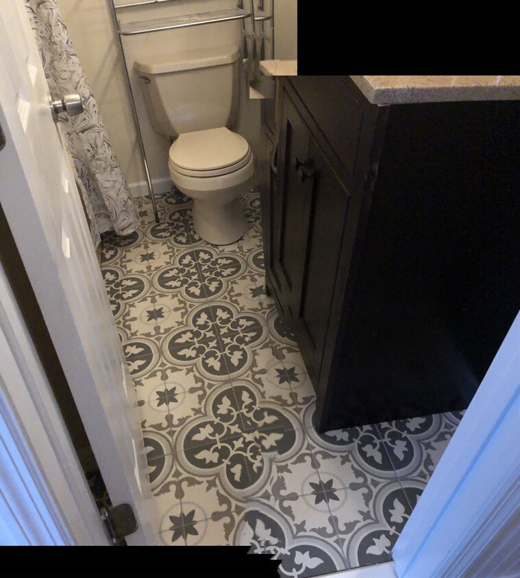Full bath newly tiled floor - 75 Lakeview Dr