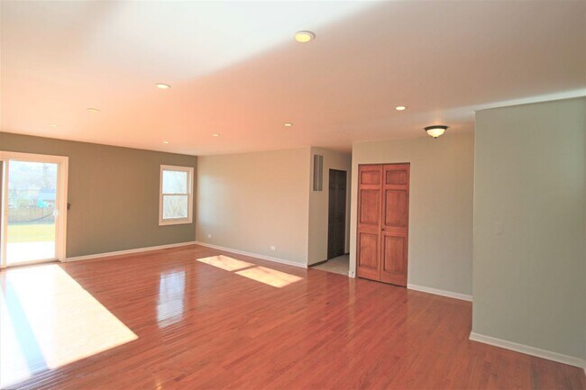 Foto del edificio - 2373 Crescent Ln S