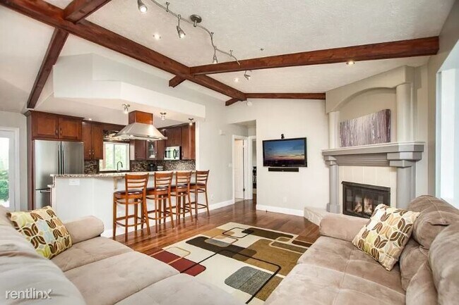 Building Photo - 4 br, 3 bath House - 1023 Malibu Dr