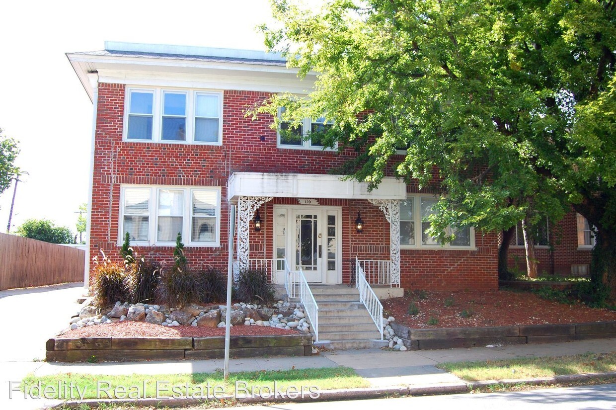 Primary Photo - 116 NW 15th St