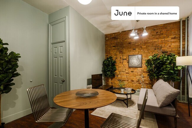 Foto del edificio - Room in Shared 4 bed/1 bath home