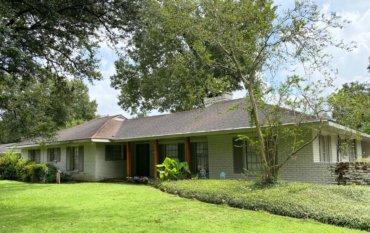 9536 Southmoor Dr, Baton Rouge, LA 70815 House for Rent in Baton Rouge, LA