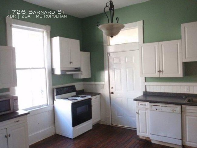 Foto del edificio - 1726 Barnard St