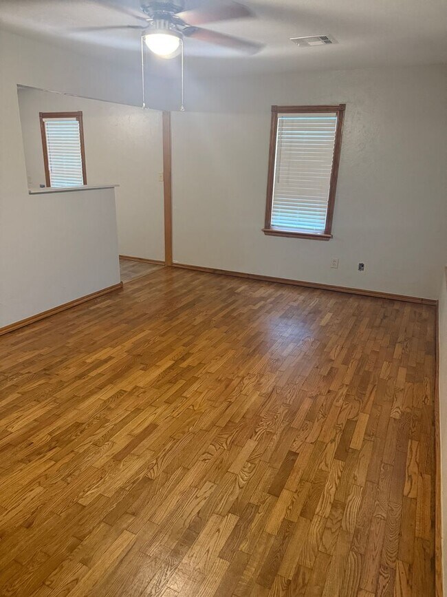 Building Photo - Charming 2-Bedroom Home for Lease – El?Reno, OK