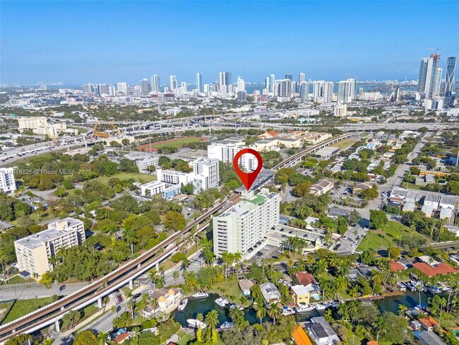 Foto del edificio - 816 NW 11th St