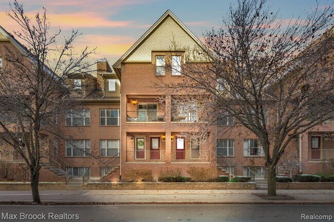 Building Photo - 160 Tiffany Ln Pvt