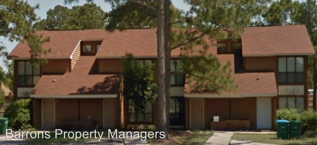 Primary Photo - 2808 Villa Woods Cir