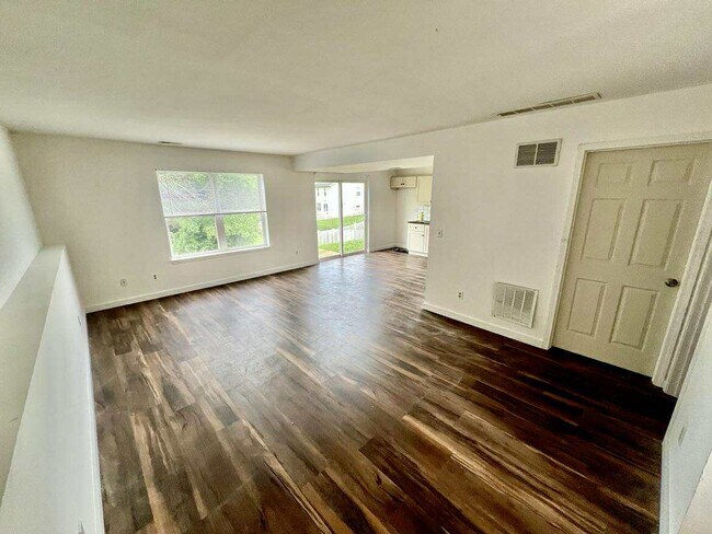 Foto del edificio - 419 Ramblewood Way