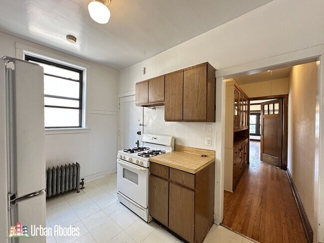 Foto del edificio - 2434 N Sawyer Ave