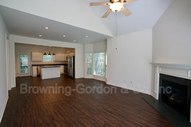 Building Photo - 3400 Love Cir