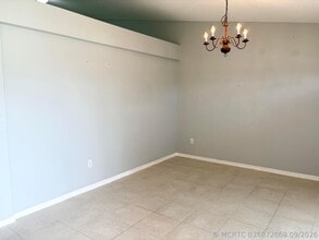 Building Photo - 2182 SW Idaho Ln